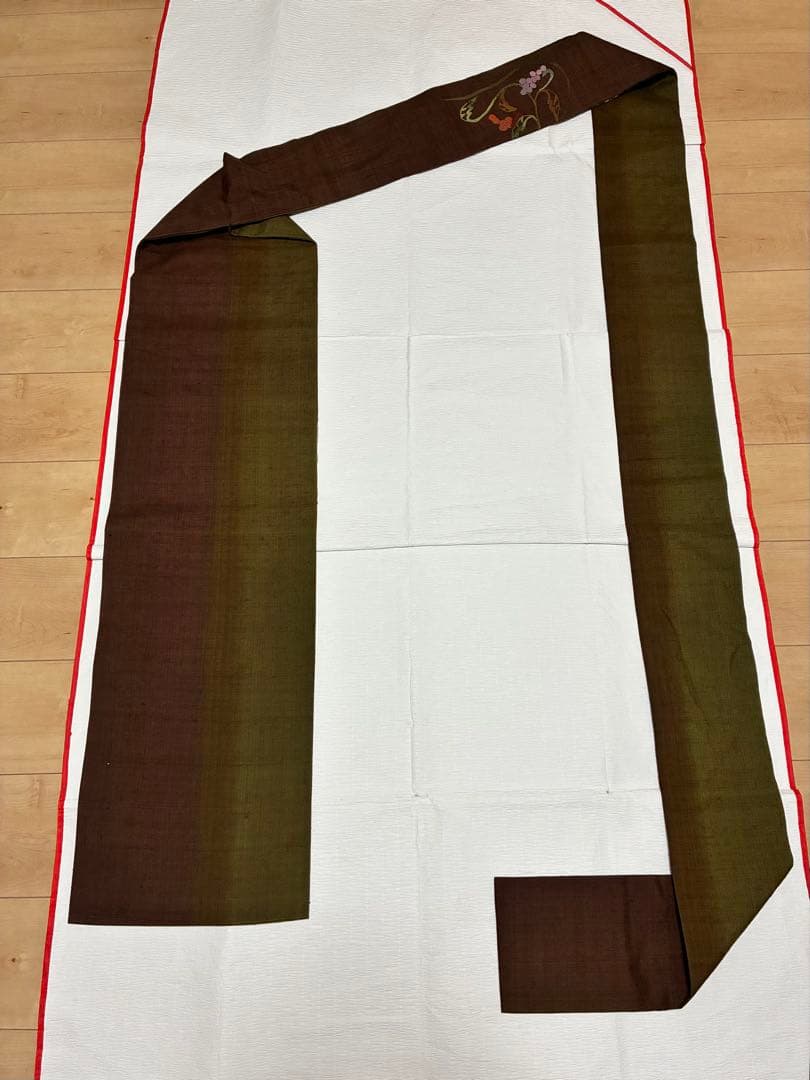 名古屋帯　相良刺繍　葡萄唐草　九寸　正絹