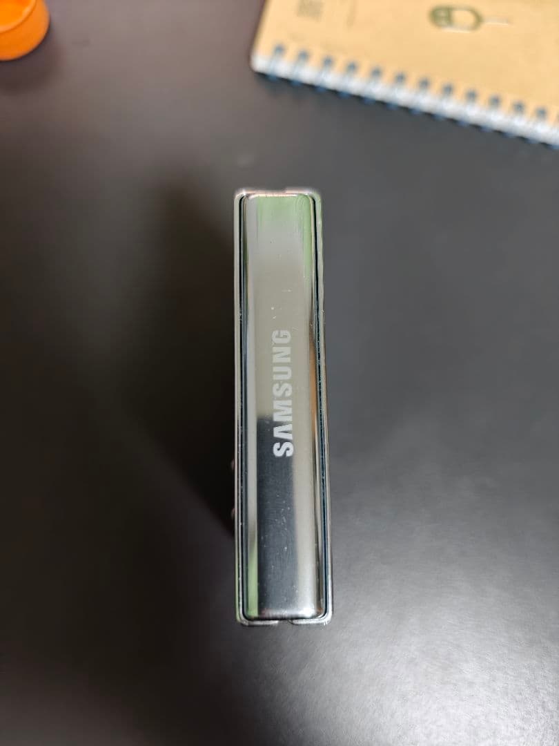 galaxy zflip5 256GB 傷あり