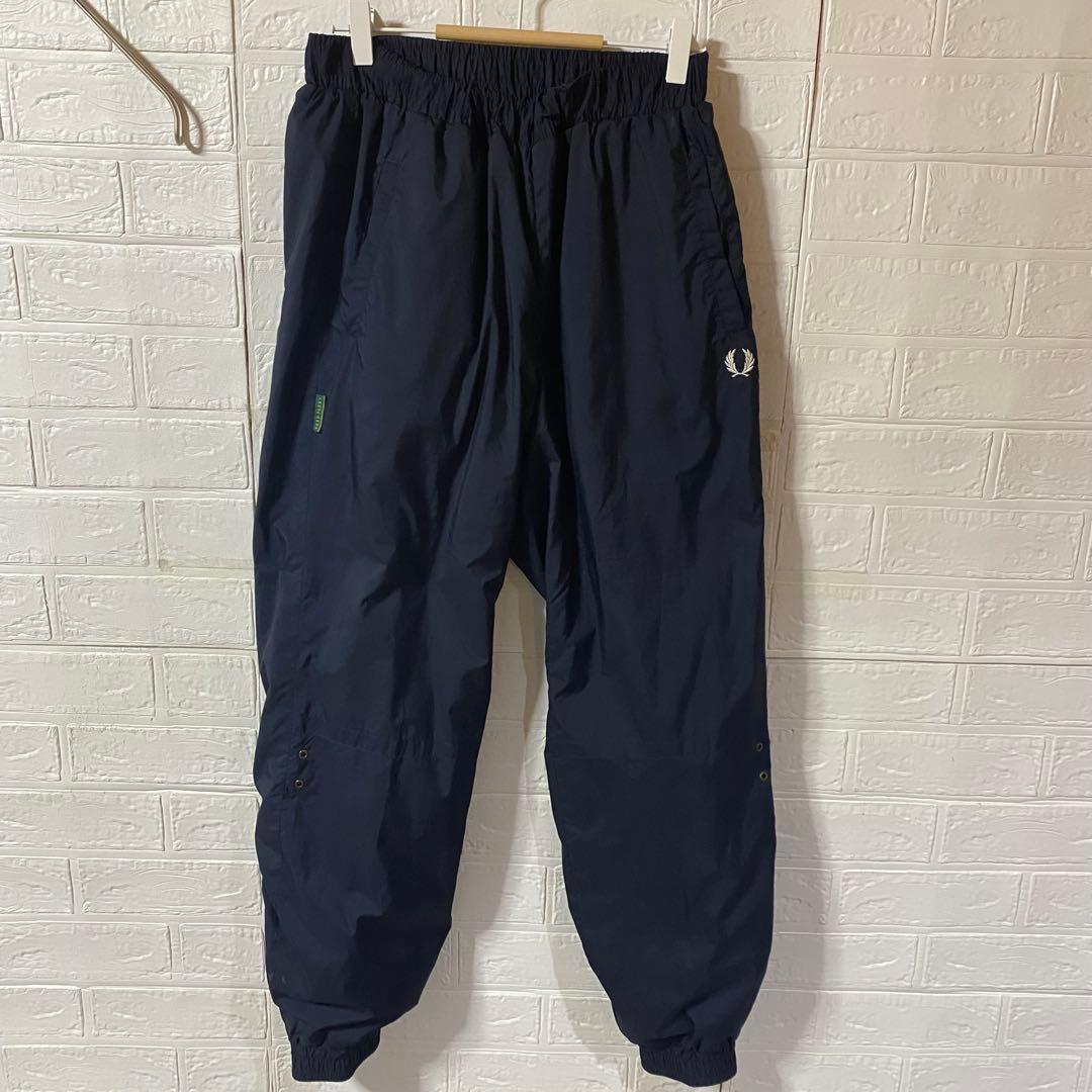 フレッドペリー　90s日本製　セットアップナイロンジャケット 総刺繍ロゴ