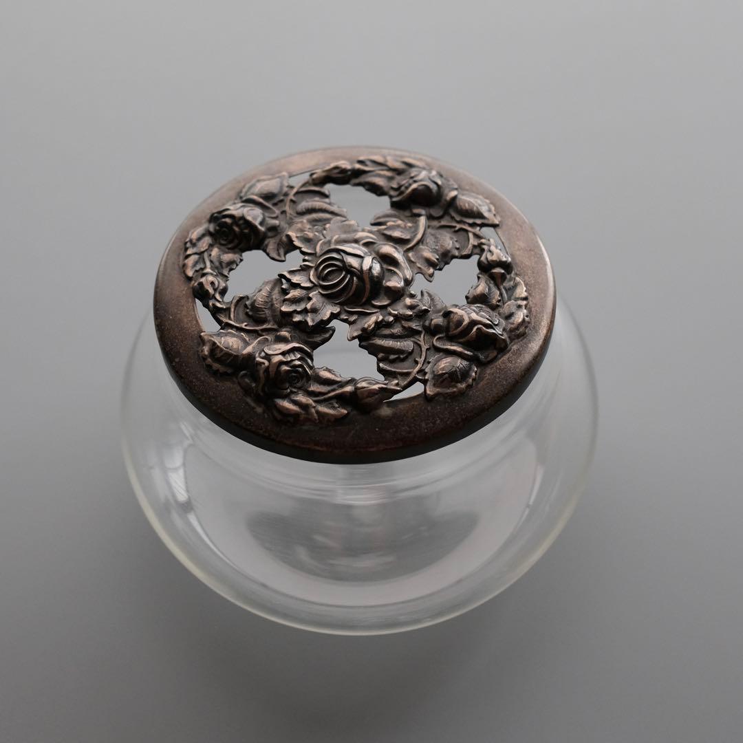 英国アンティーク1920年頃　純銀透かし彫り蓋ガラスポプリジャー 大型サイズ