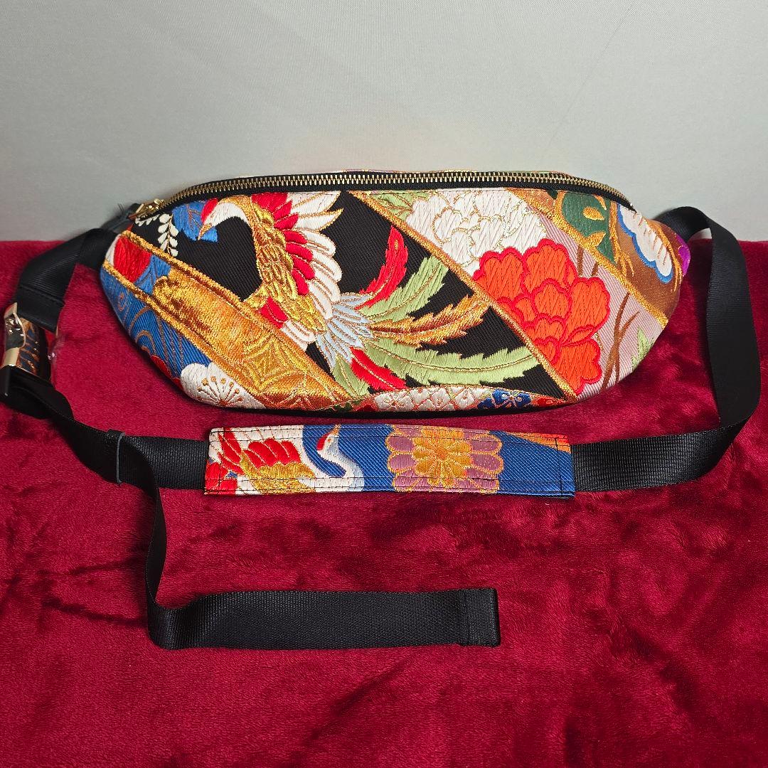 極美品・ほぼ未使用★obico 帯リメイク ボディバッグ 鶴 牡丹 金糸 日本製