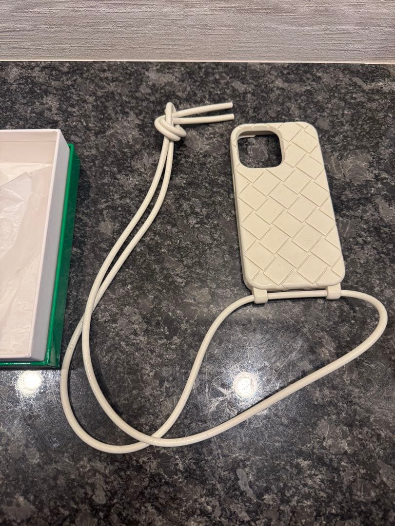 BOTTEGA VENETA iPhoneケース ストラップ付き