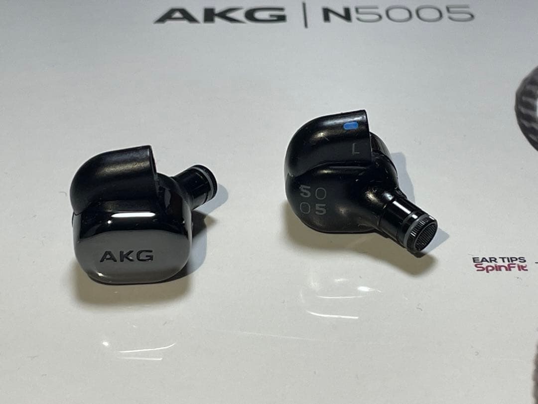 ヘッドホン AKG N5005
