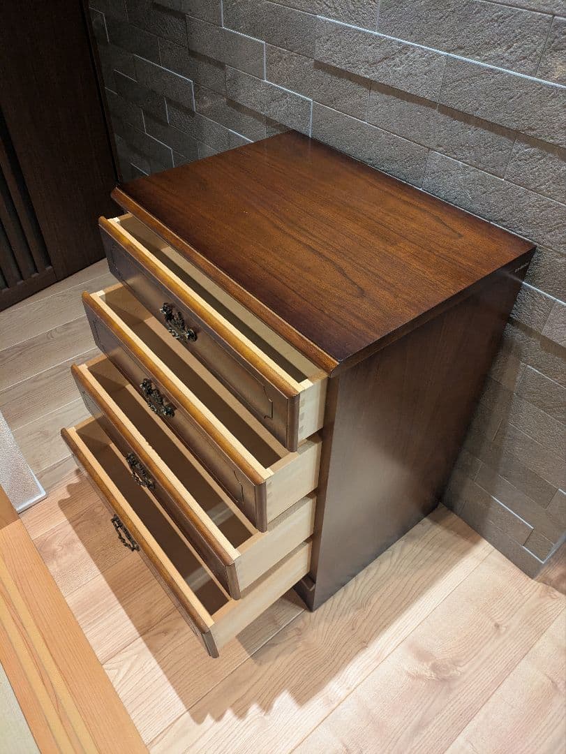 【カリモク】4段チェスト 木製 タンス 箪笥 クラシック アンティーク調