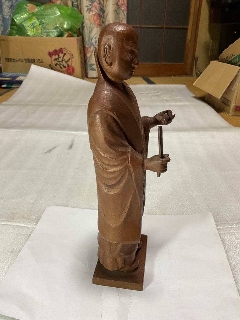 日蓮上人立像／真鍮製。重量約4kg。【高さ／34cm。凛々しい顔付きの御神仏】。