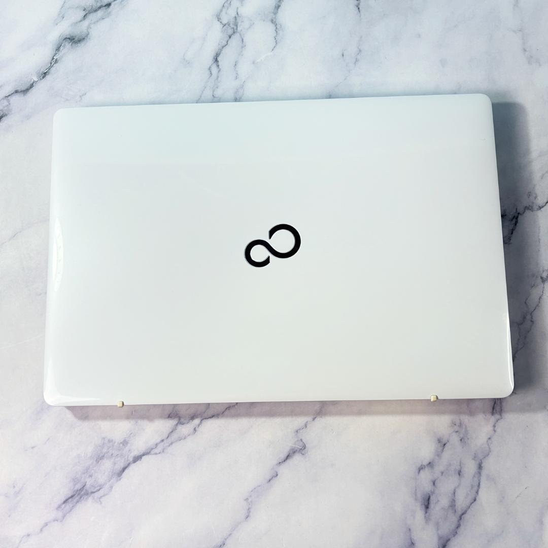 美品！Corei7・16GB・SSD・ブルーレイ・ホワイト・ノートパソコン