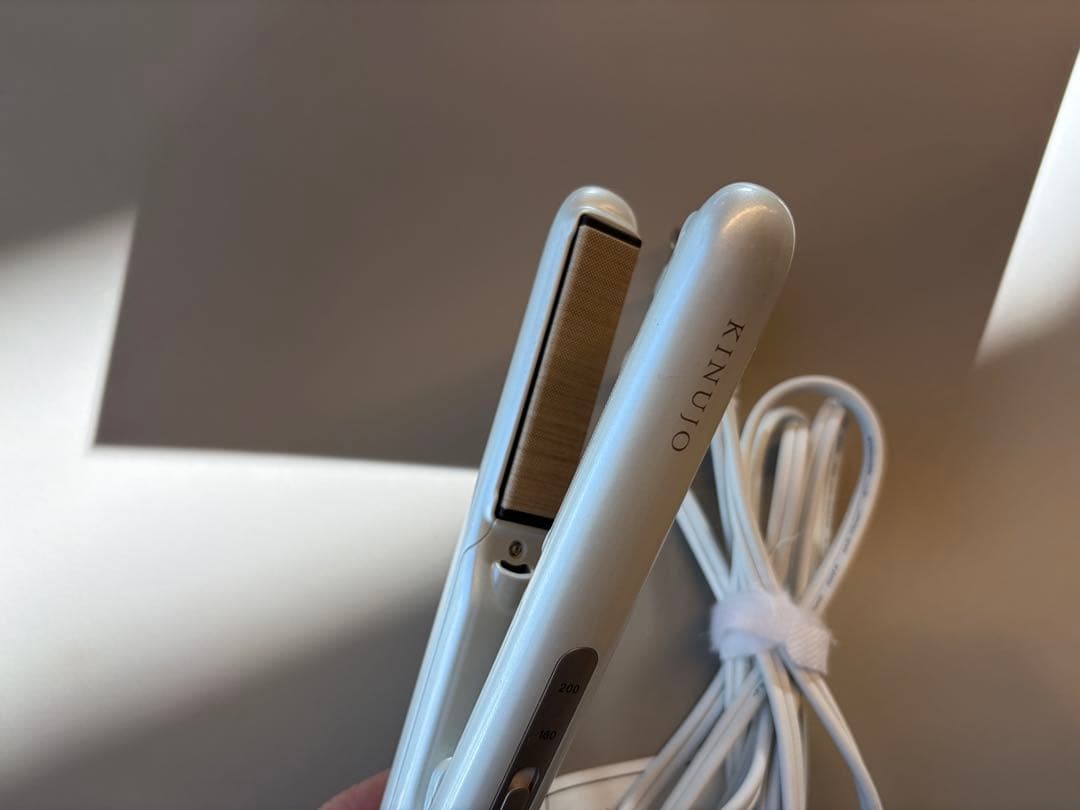 【美品】KINUJO ストレートヘアアイロンミニ　ホワイト