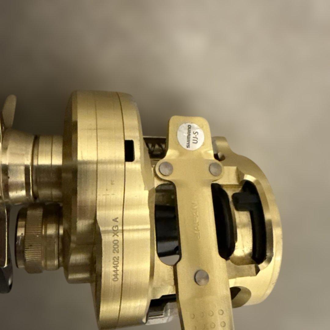 シマノ　22カルカッタコンクエスト200XG　DRTバリアルハンドル100付き