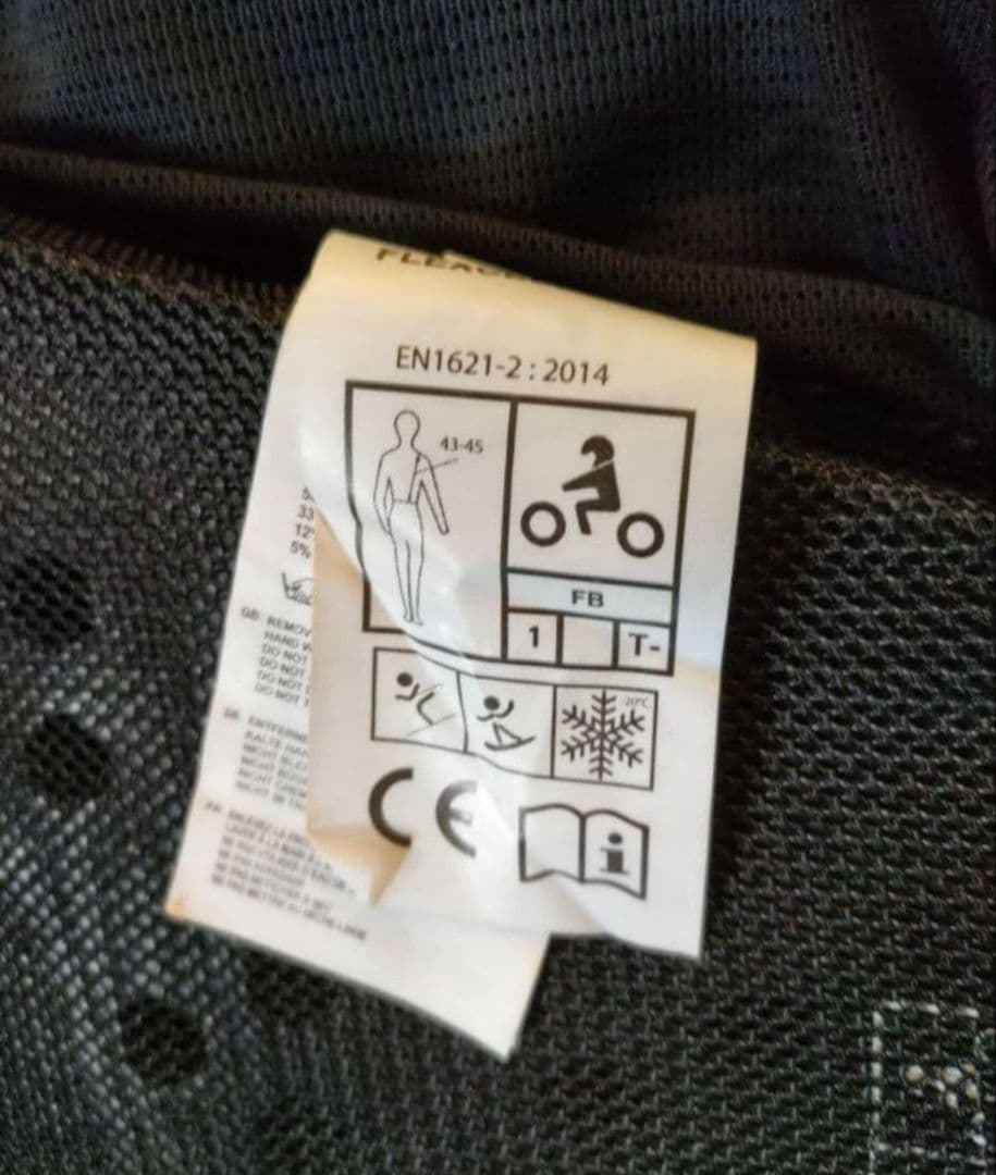 未使用保管品 SAROMON サロモン ベストタイプ バックプロテクター