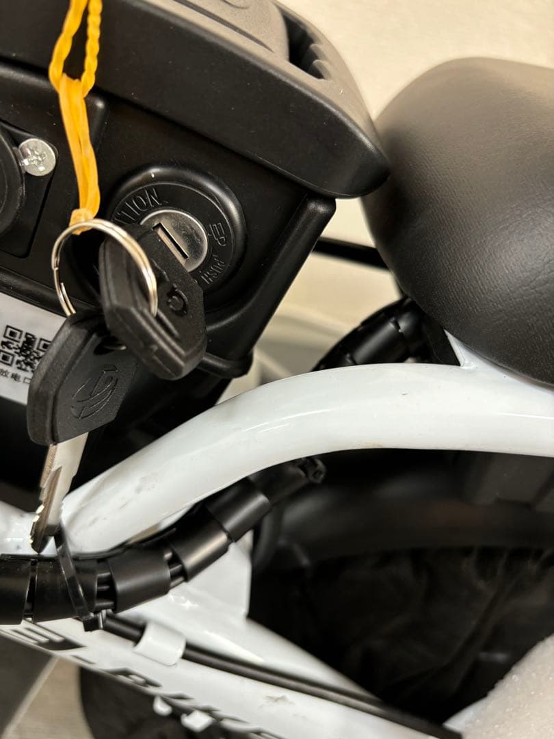 送料込み/新品/ハイスペック/折りたたみ/電動アシスト自転車/白