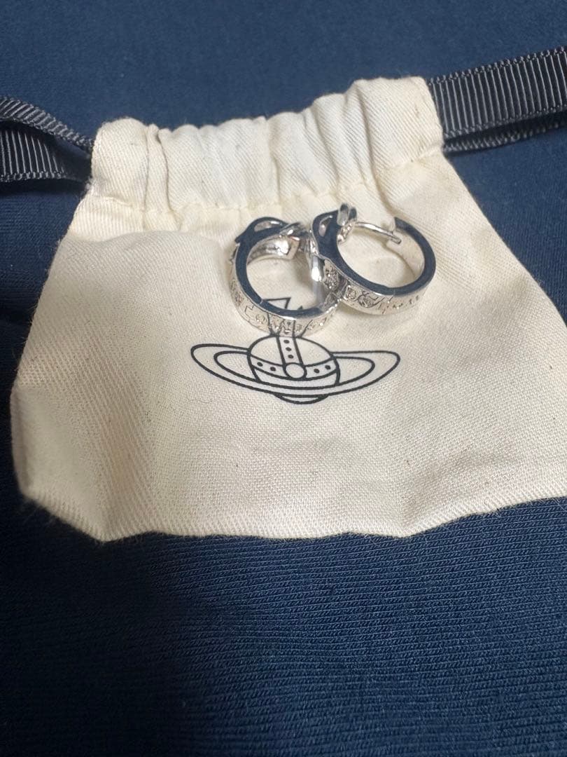 Vivienne Westwood シルバー フープピアス