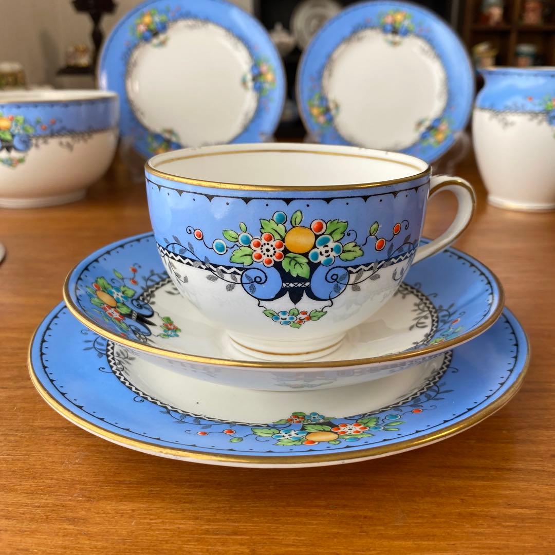 クラウンスタッフォードシャー カップ　ソーサー　プレート　エナメルが可愛いトリオ