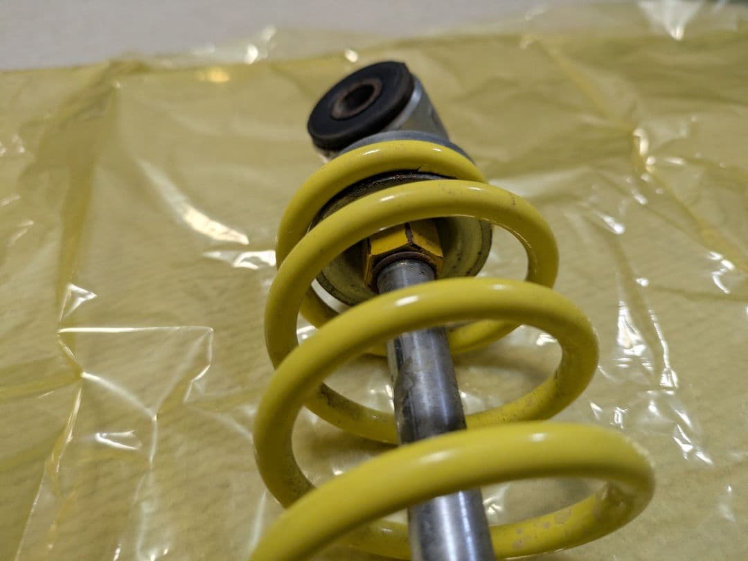 ジムニーJB64用　ステアリングダンパー