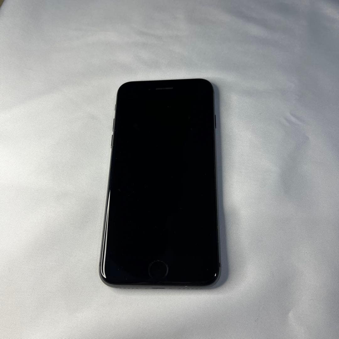 Apple iPhone 8 auSIMロック解除済