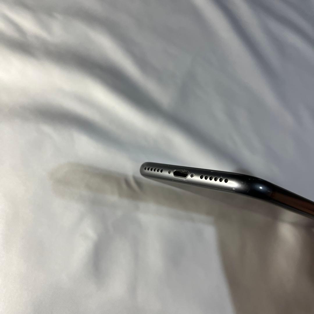 Apple iPhone 8 auSIMロック解除済