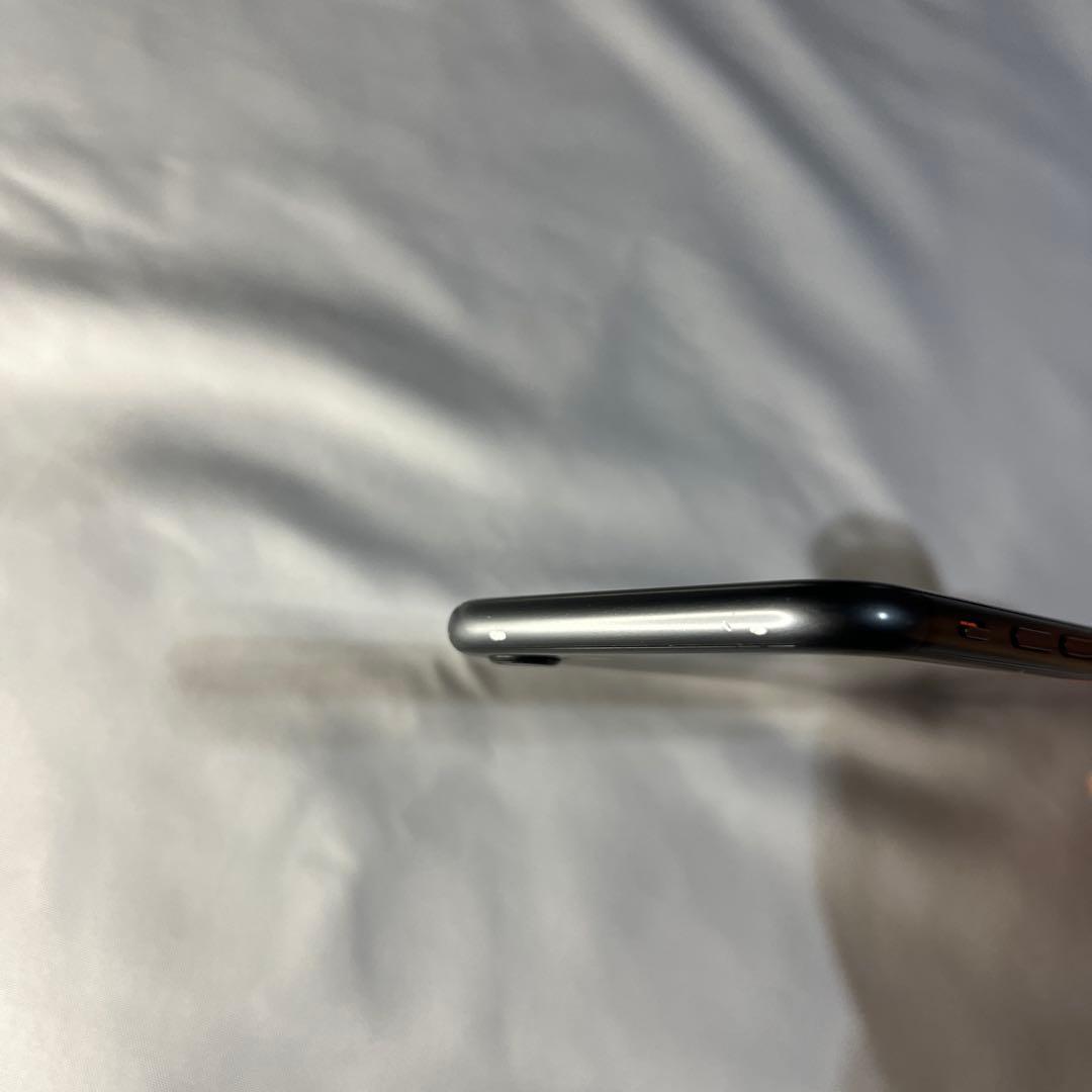 Apple iPhone 8 auSIMロック解除済