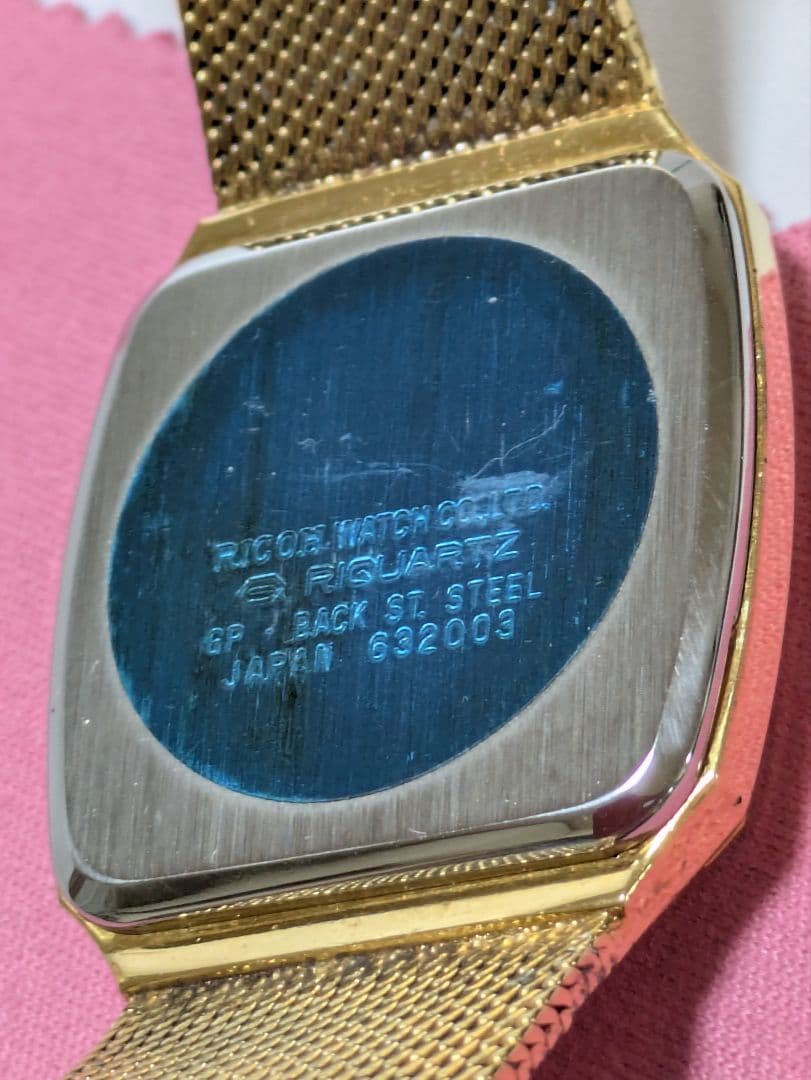 RICOH ブラック＆ ゴールド アンティーククォーツ腕時計
