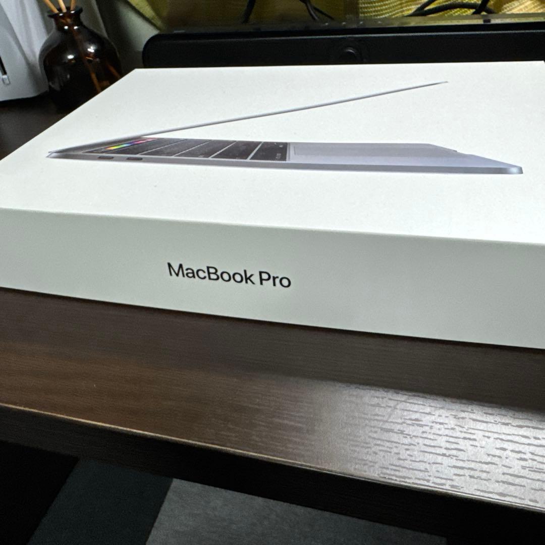 Apple MacBook Pro 13インチ256GB Touch Bar搭載