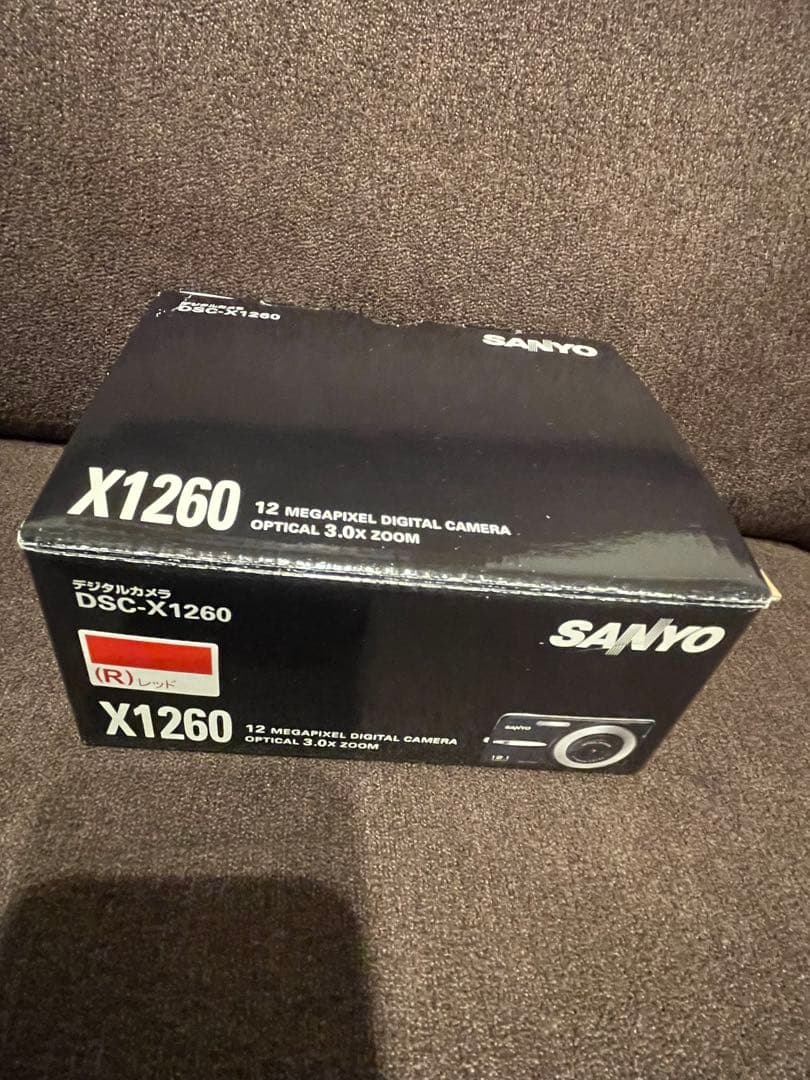 デジカメSANYO ケース付き！