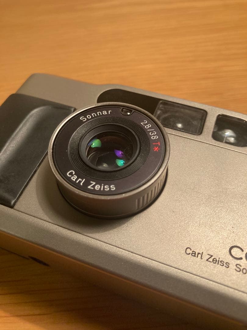 CONTAX T2 35mm コンパクトカメラ (Carl Zeiss)
