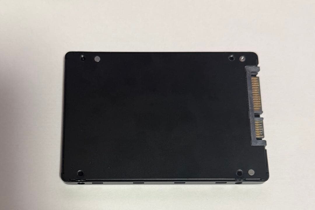 Micron 2.5インチSATA SSD 1TB