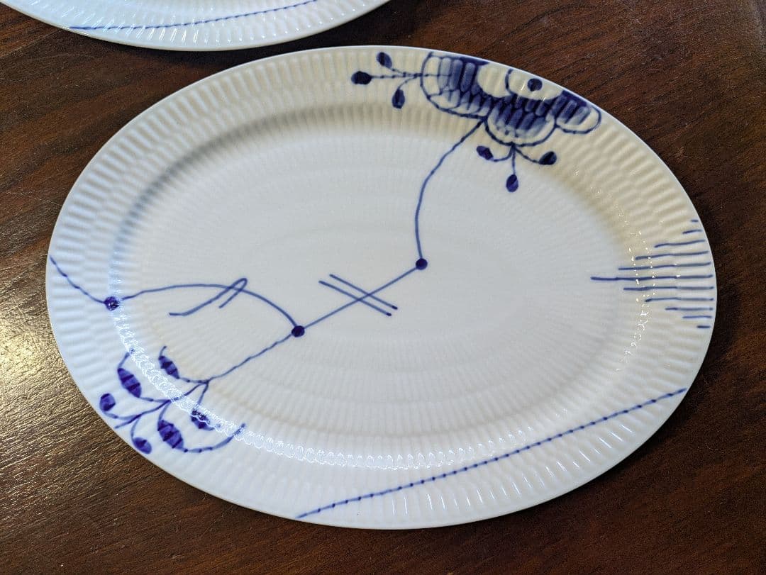 レアデザイン！2枚ペア　ロイヤルコペンハーゲン ブルーフルーテッドメガ　オーバル