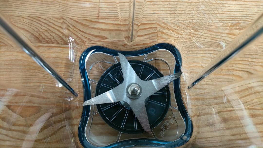 【未使用に近い】バイタミックスE520　ホワイト　保証書つき　1607