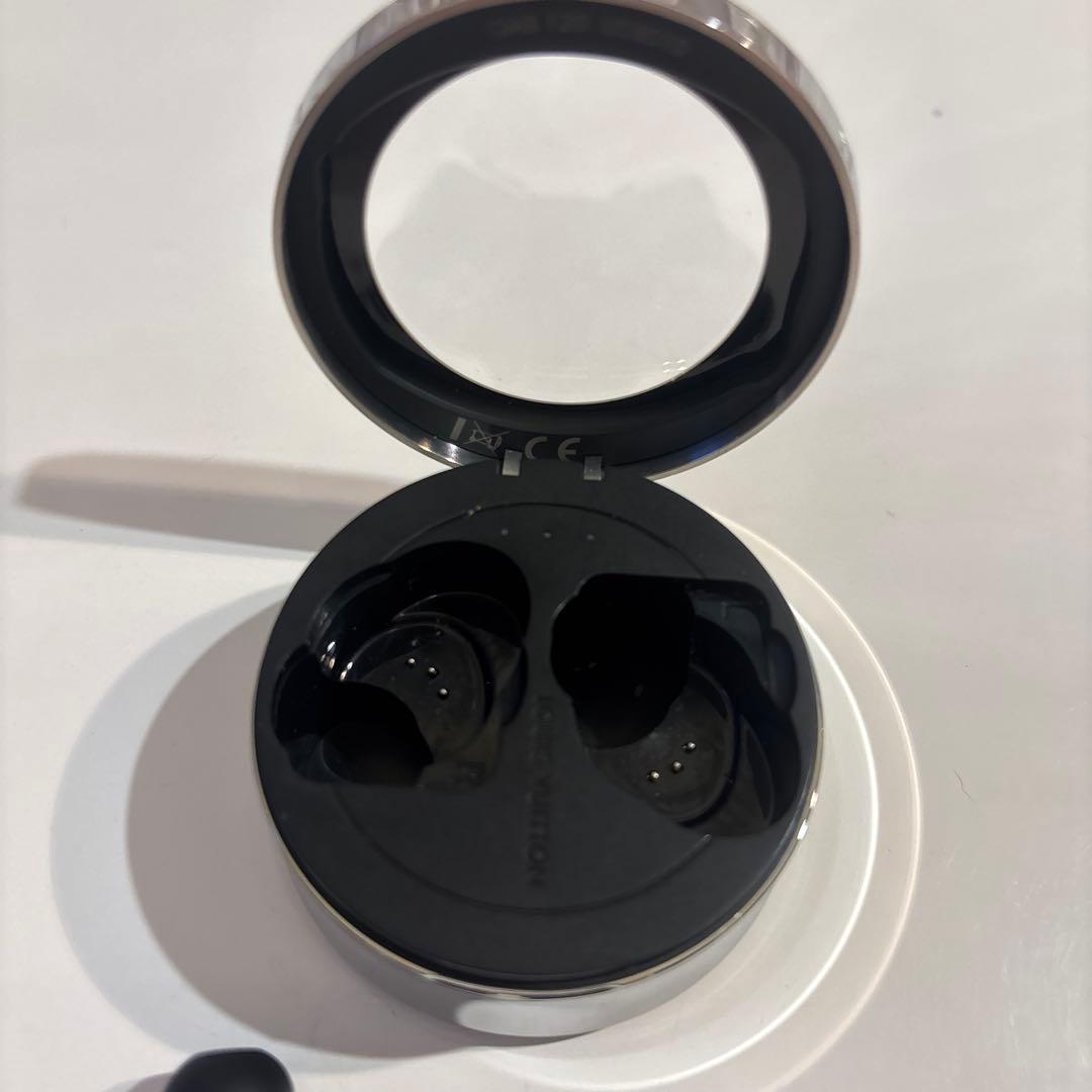 LOUISVUITTON ルイヴィトン ワイヤレスイヤホン モノグラム 白