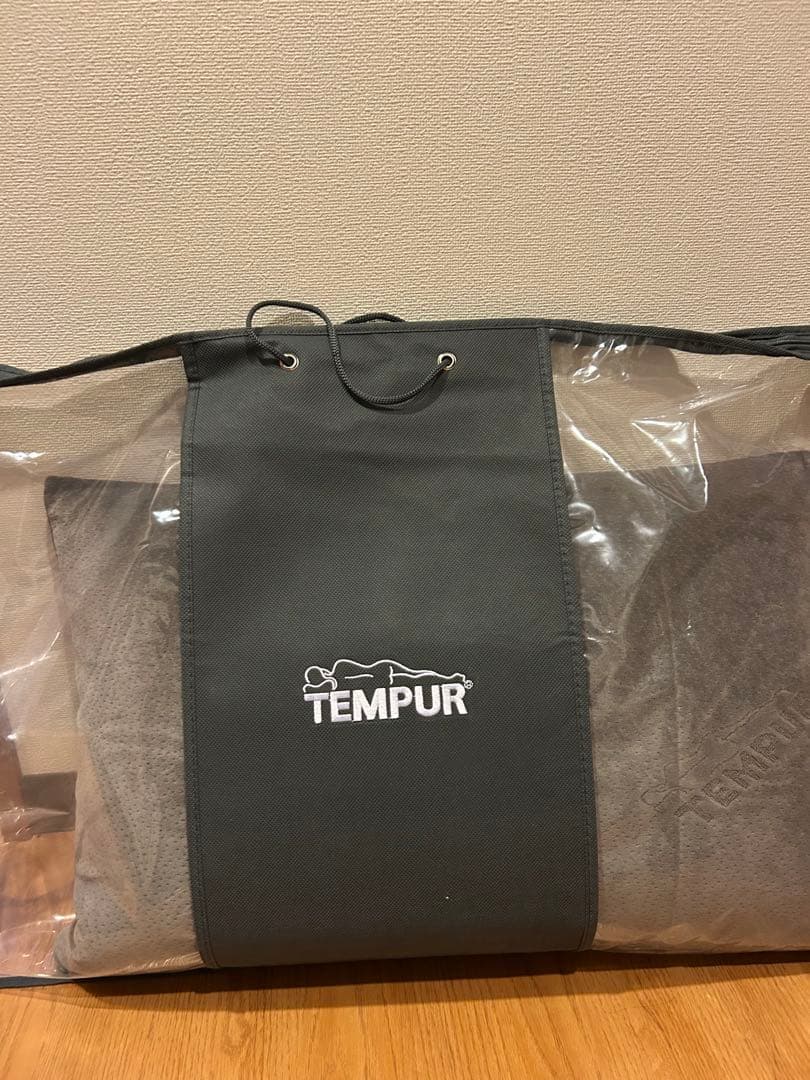 【新品未使用】テンピュール　コンフォートピーローTEMPUR 収納バッグ付き