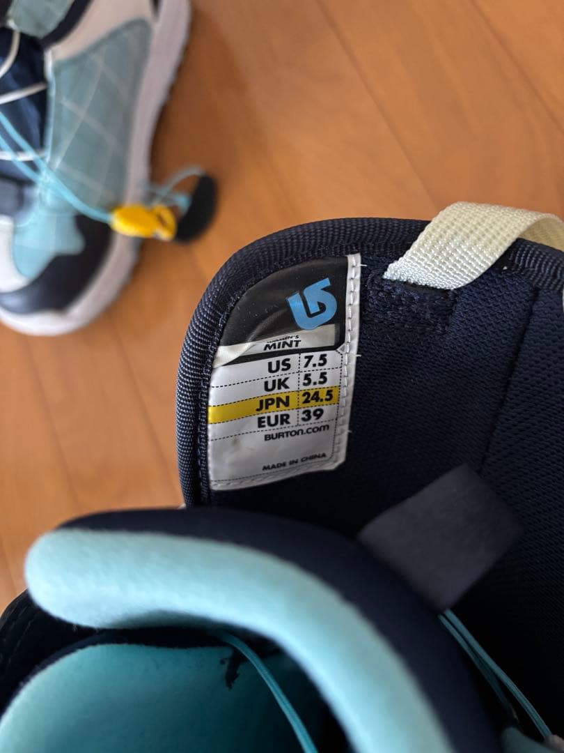 burton スノーボードブーツ 女性用