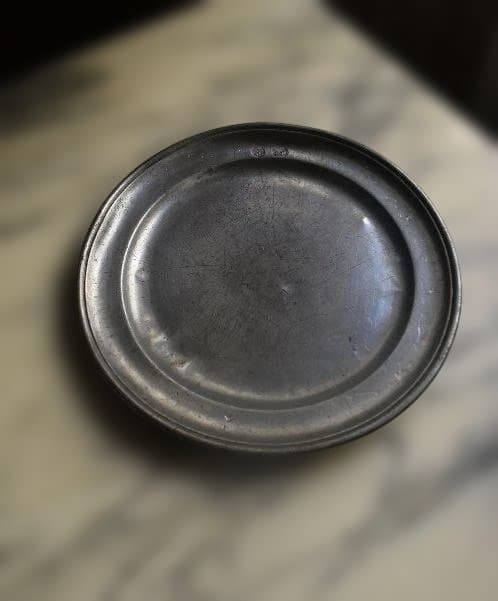 フランス18/19世紀　キズキズ　イニシャル　エタン皿　アンティーク