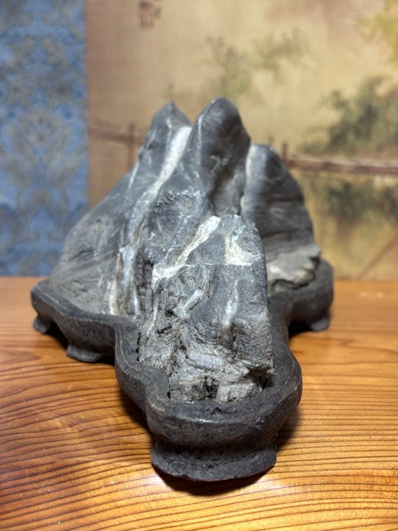 神居古潭石 真黒石 遠山 観賞用 水石 台座付