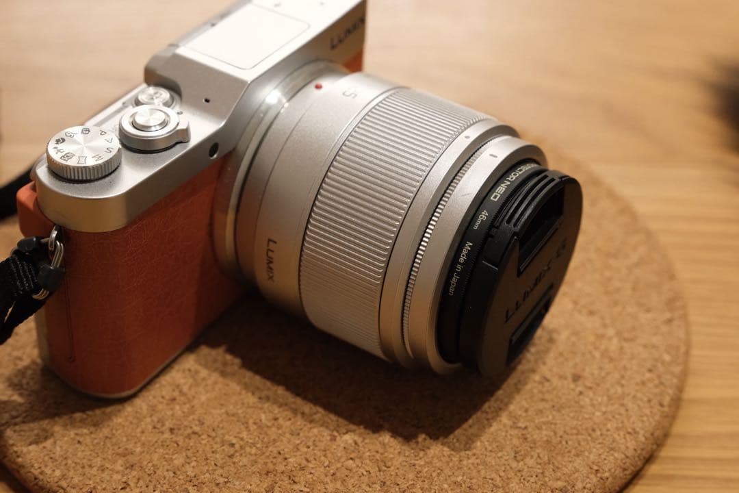 LUMIX ミラーレス一眼 シルバー/オレンジ