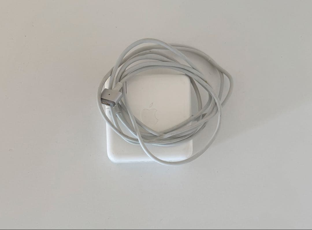 MacbookPro 2015 13インチ 今年最新mac os Sequoia