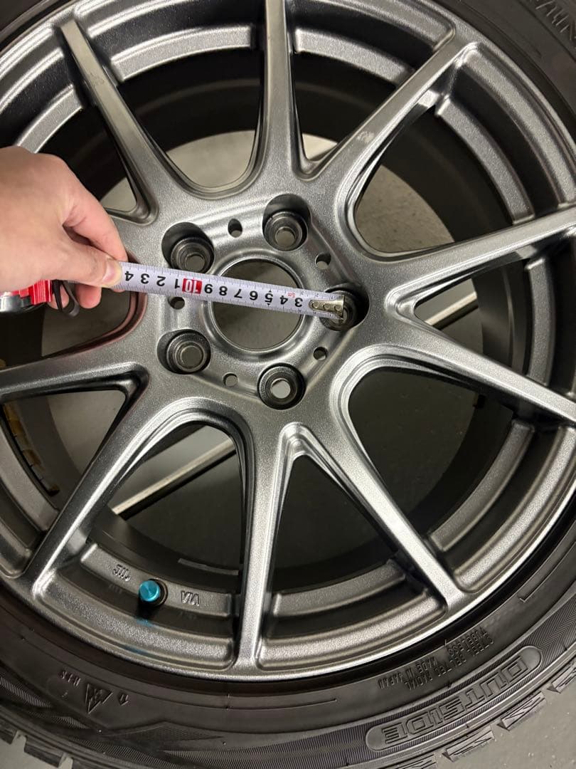 あ　215/50R17 pcd114 スタッドレスタイヤ 美品