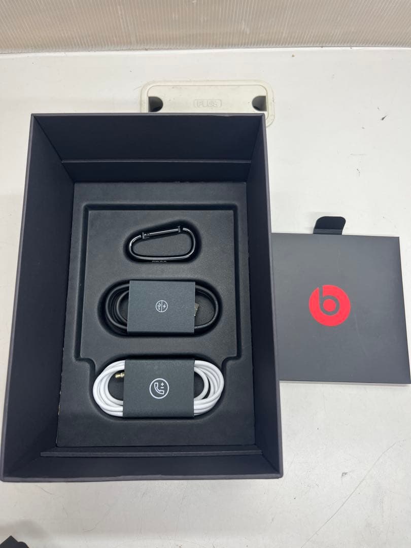 Beats Solo3 Wireless ヘッドホン　シルバー