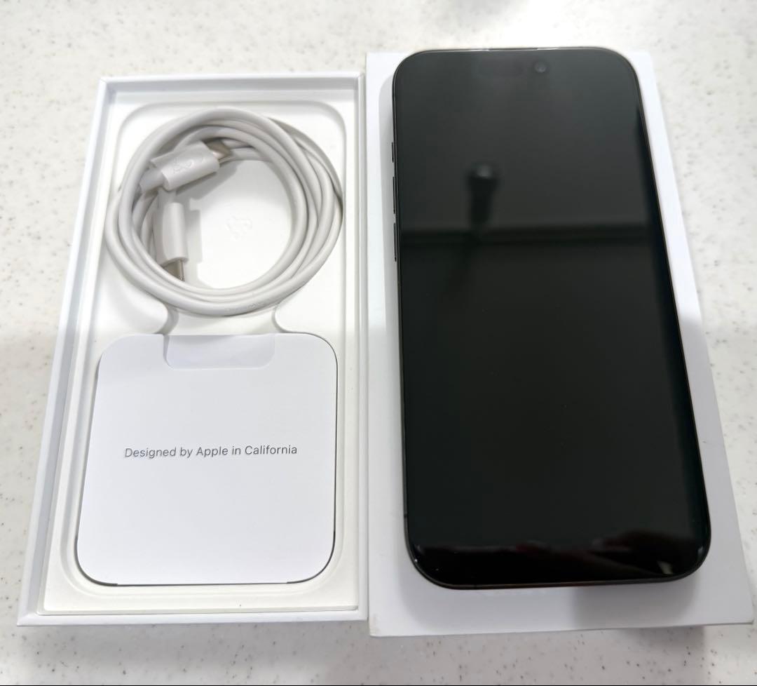 iPhone15pro 本体　256GB ブラックチタニウム