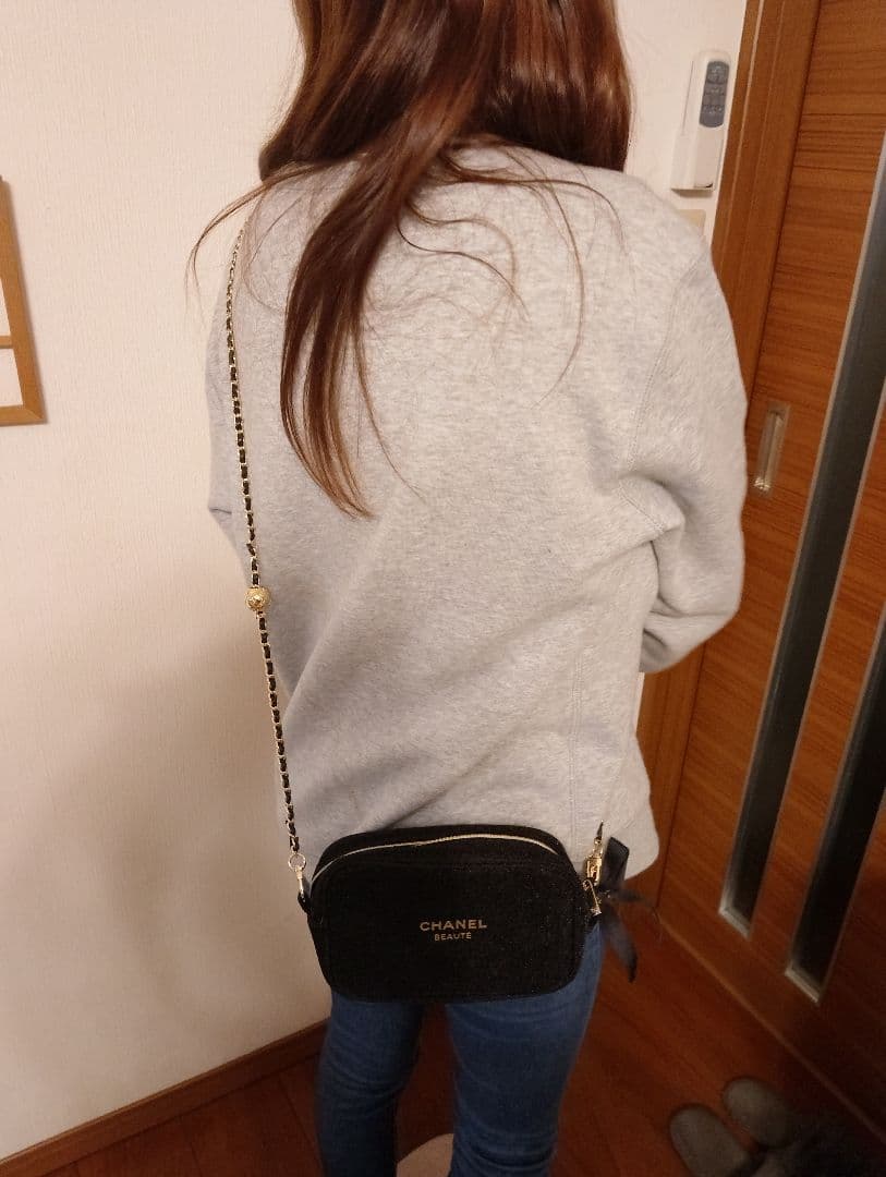 CHANEL BEAUTE ブラックショルダーバッグ