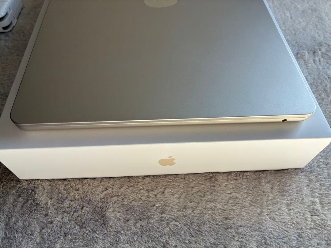 【US配列】MacBook Air M2 24GB 1TB シルバー 傷あり