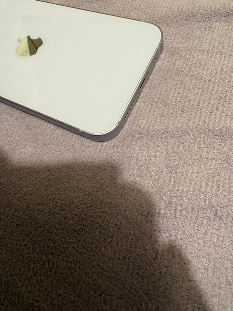 みぃ　Apple iPhone 14 256GB 美品　箱、ケース付き