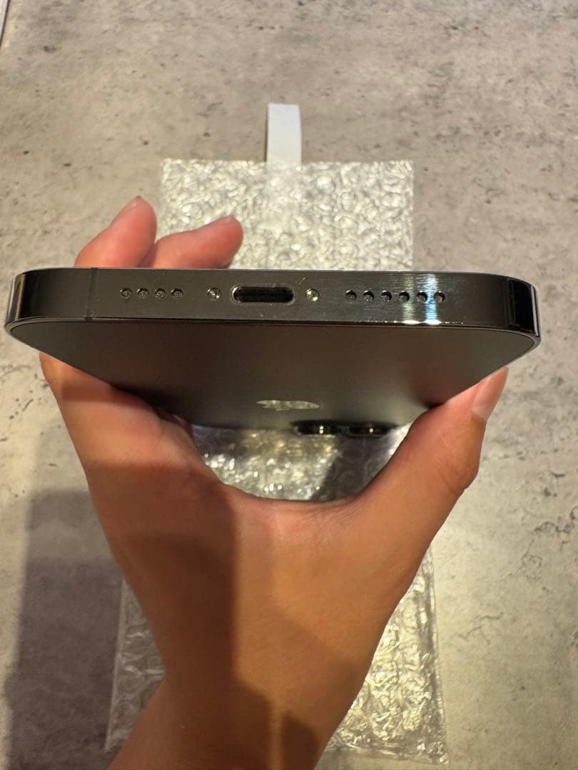 美品 iPhone13promax グラファイト 256GB バッテリー82%