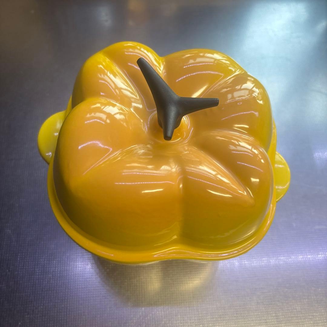 ルクルーゼ　イエローパプリカ　鍋