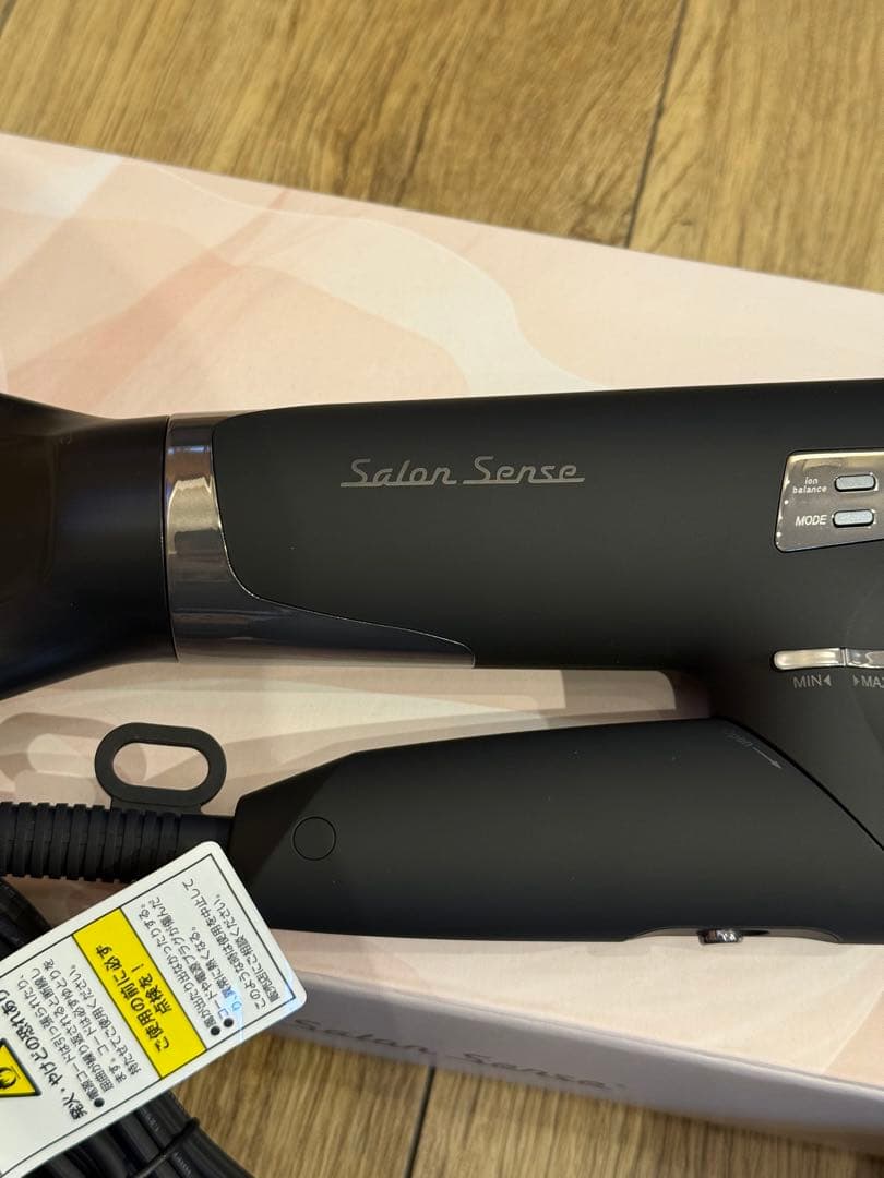 新型　サロンセンス ハイスピードイオンバランスドライヤー