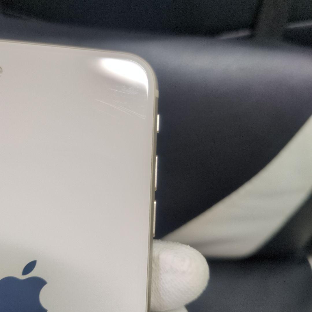 88 極美品 iPhone　se3 第3世代　64gb SIMフリー　白　ホワ