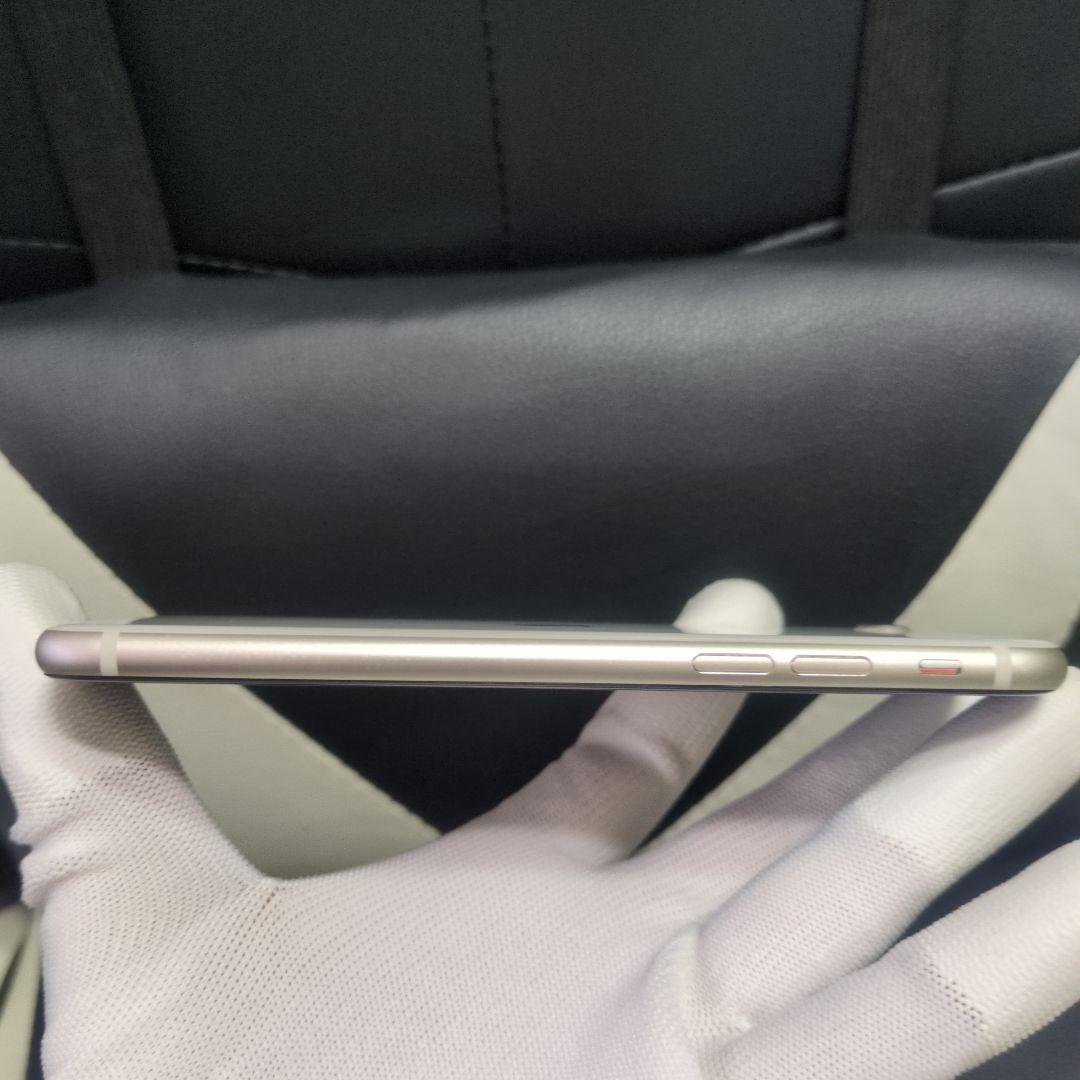 88 極美品 iPhone　se3 第3世代　64gb SIMフリー　白　ホワ