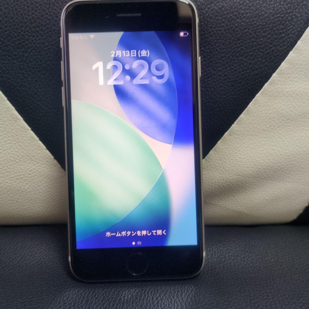 88 極美品 iPhone　se3 第3世代　64gb SIMフリー　白　ホワ