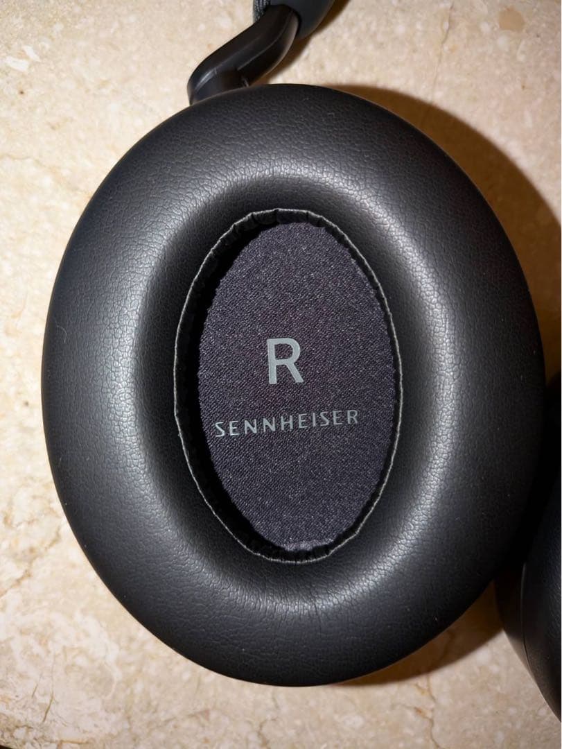 SENNHEISER MOMENTUM 4 Wirelessヘッドホン