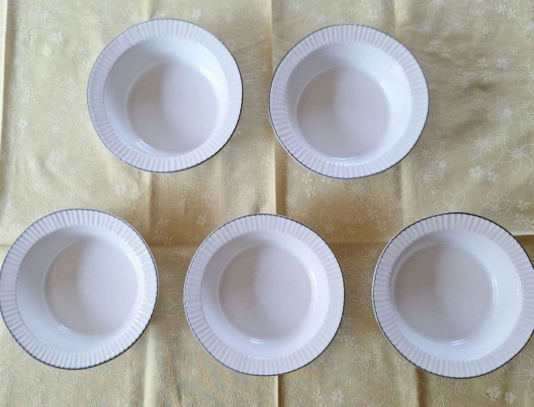 aito製作所　tint　白い食器セット