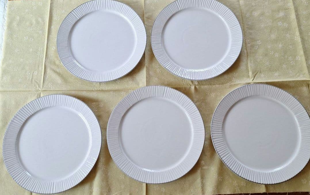 aito製作所　tint　白い食器セット