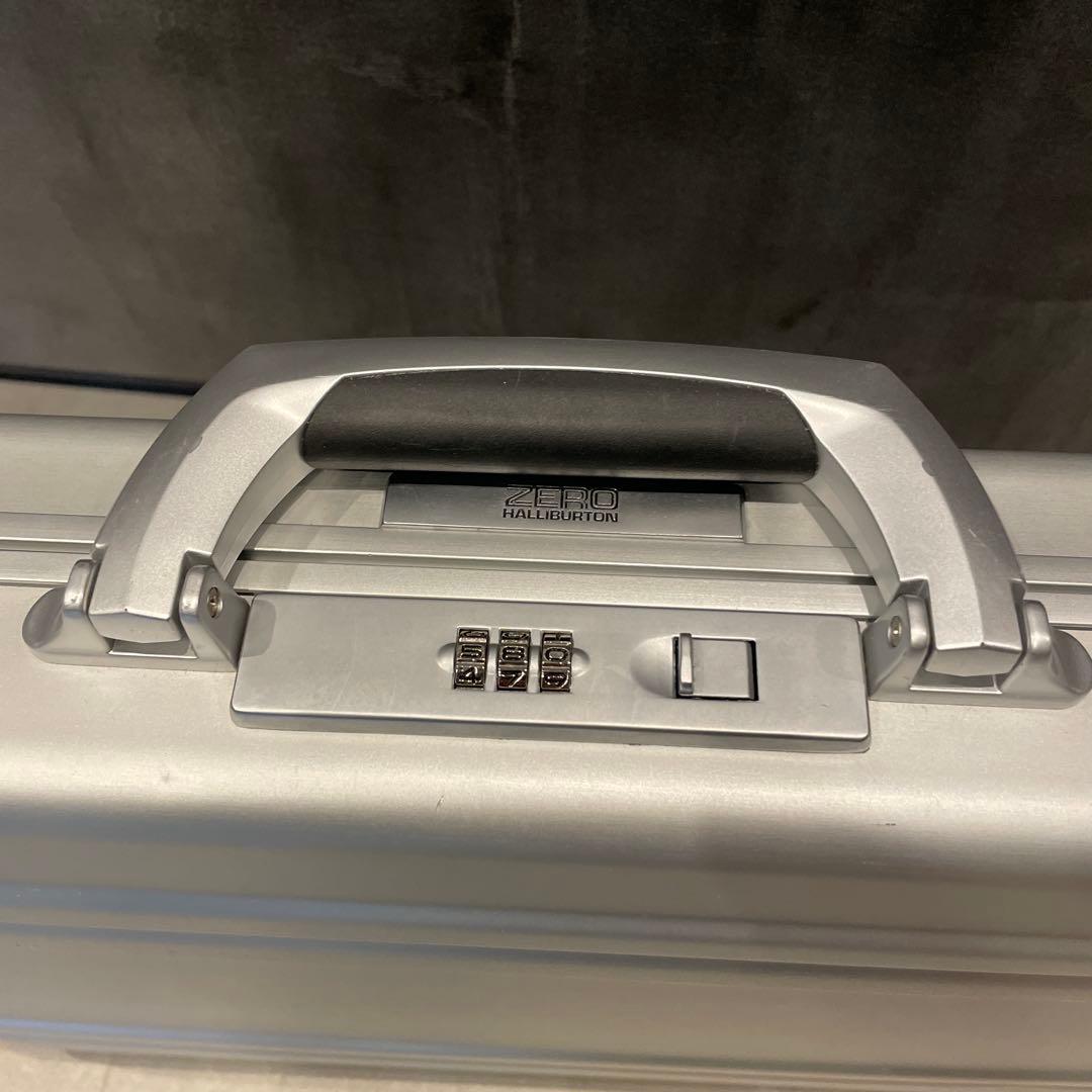 ゼロハリバートン アタッシュケース シルバー